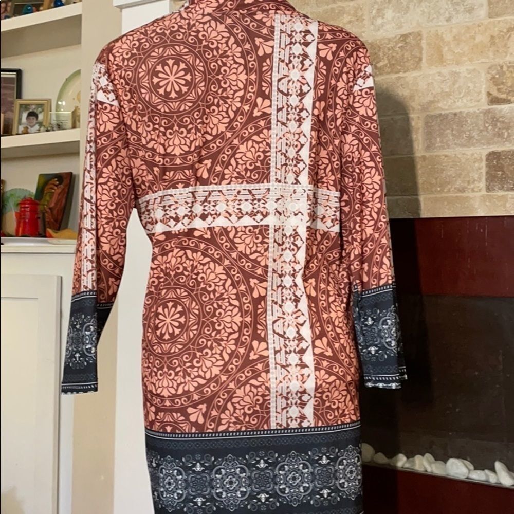 Lily by Firmiana stretch top - Picture 2 of 7